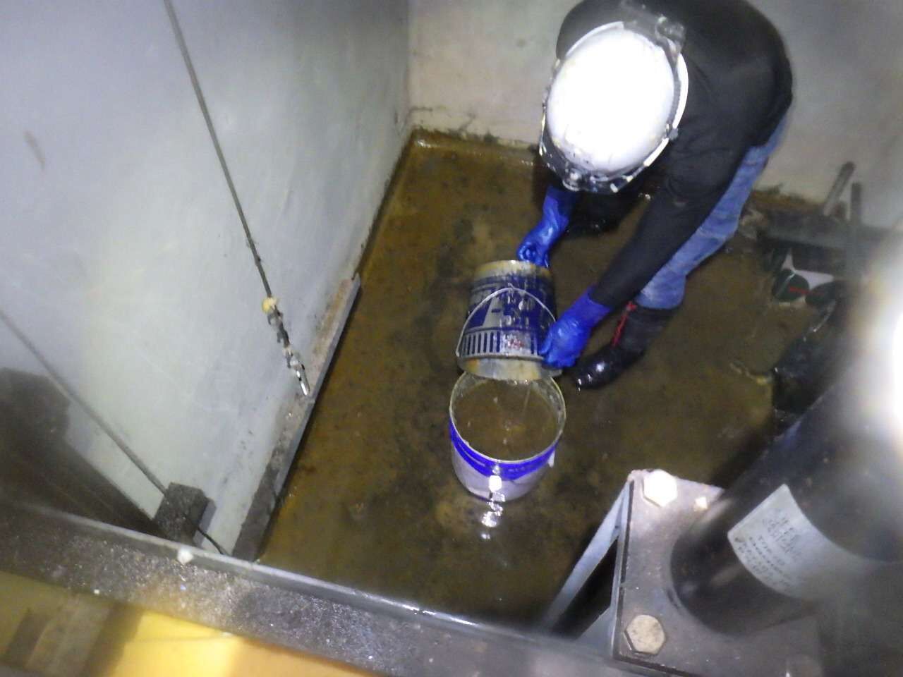 エレベーターピット漏水補修２　in神戸